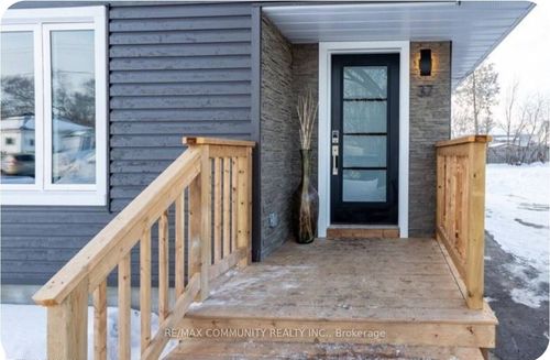 37 Edward St, Trenton, ON, K8V2C3 | Card Image