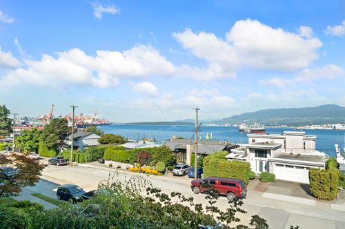 2366 Wall St, Vancouver, BC, V5L4Y1 | Card Image