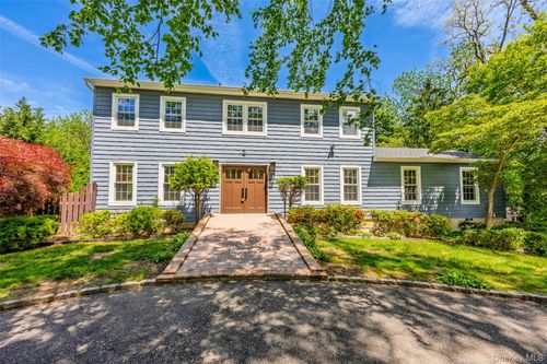 2 Pebble Hill Dr, Northport, NY, 11768-1351 | Card Image