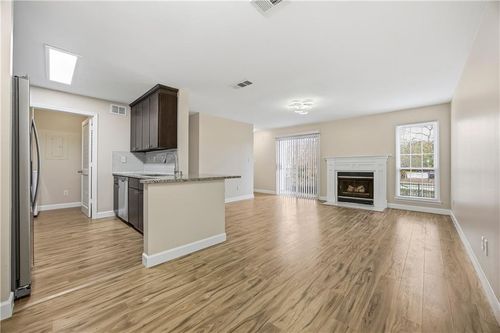 120 Granville Ct, Sandy Springs, GA, 30328-3432 | Card Image