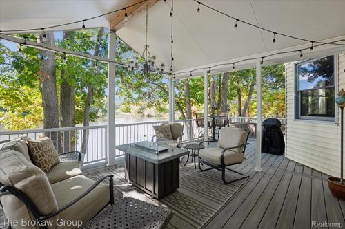 10216 Mill Pointe Dr, Goodrich, MI, 48438-9314 | Card Image