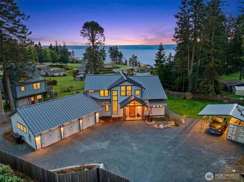 3576 S Camano Dr, Camano Island, WA, 98282-8286 | Card Image