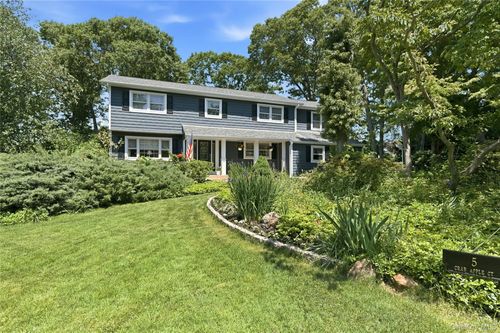 5 Crabapple Ct, Mount Sinai, NY, 11766-1907 | Card Image