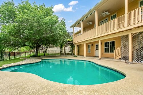 2306 Summit Frst, Fredericksburg, TX, 78624-6895 | Card Image
