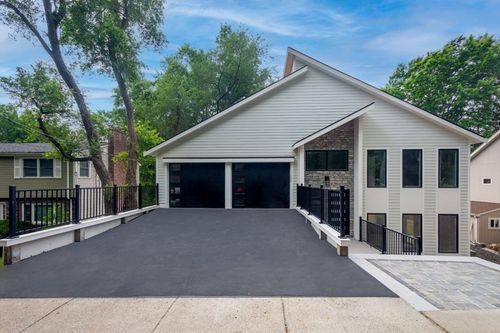 72 Wallis Rd, Chestnut Hill, MA, 02467-3173 | Card Image