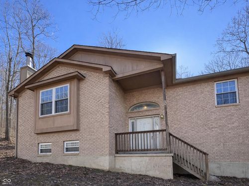 7303 W Division Rd, Bargersville, IN, 46106-8985 | Card Image