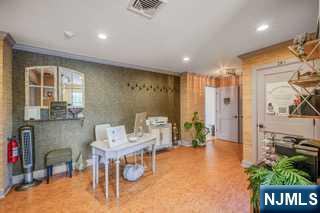 Commercial Lease in Wyckoff 2