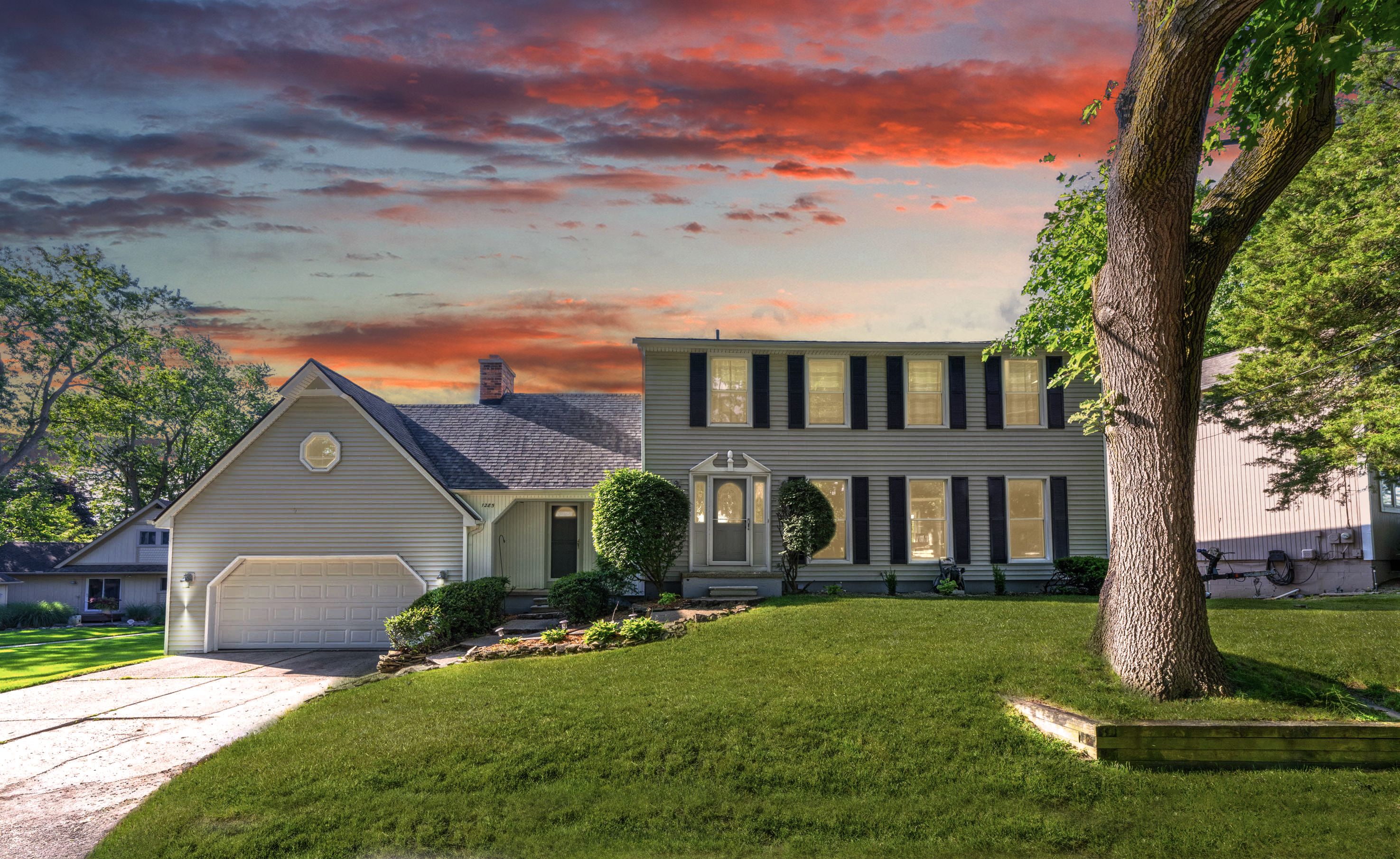 Delmonte St, Wolverine Lake, MI 48390