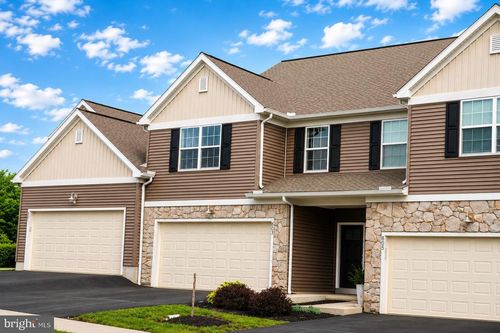 803 Anthony Dr, HARRISBURG, PA, 17111-4027 | Card Image