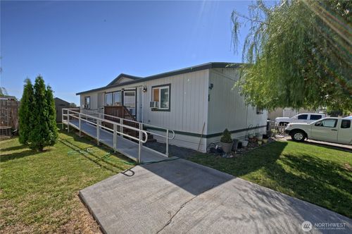unit-46-900 N Grape Dr, Moses Lake, WA, 98837-1495 | Card Image