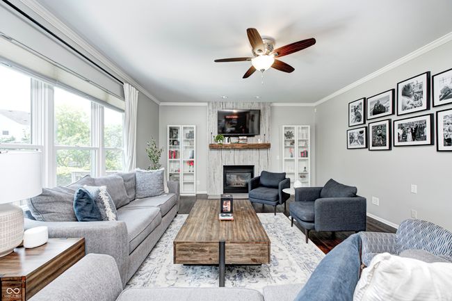 Spacious Family Room | Image 7