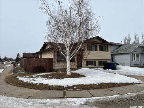 734 Sherry Way, Saskatoon, SK, S7M5R7 | Card Image