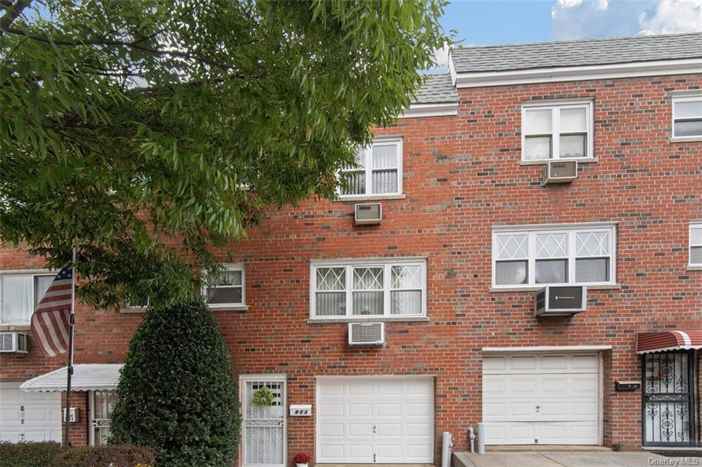 Kinsella St, Bronx, NY 10462