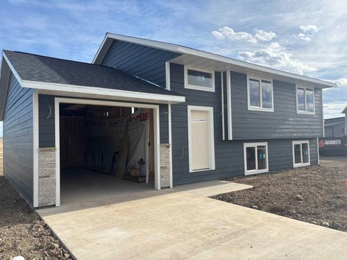 865 Bushnell Ct, Box Elder, SD, 57719-8042 | Card Image