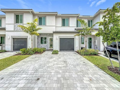 716 Se 14th St, Homestead, FL, 33034-3468 | Card Image