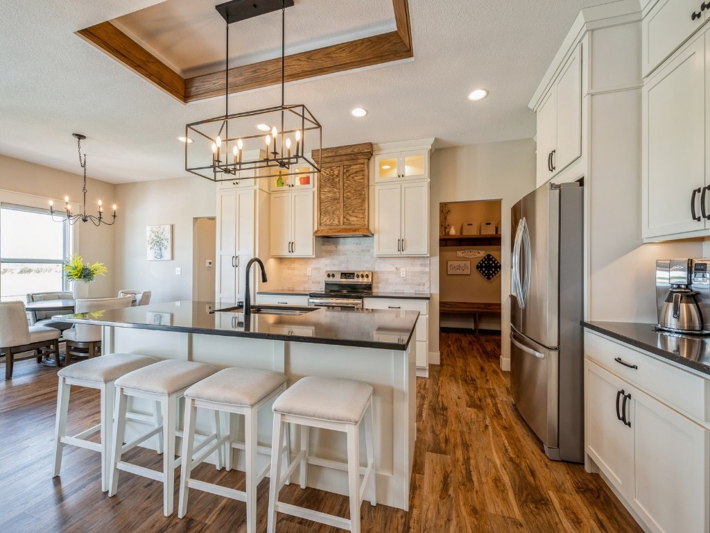 Cottage Ridge Dr, Marion, IA 52302