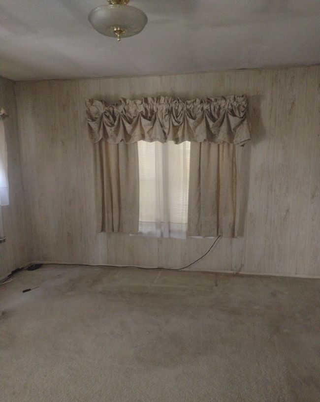 1801 E Highway 285, House other with 3 bedrooms, 1 bathrooms and 4 parking in Falfurrias TX | Image 9