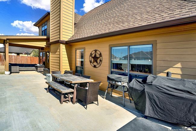109 Park Way, House other with 4 bedrooms, 3 bathrooms and null parking in Poth TX | Image 26