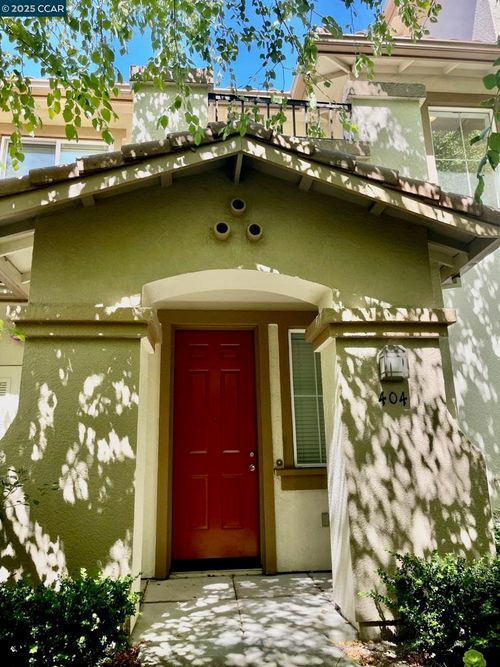 404 Presidio St, San Pablo, CA, 94806-5045 | Card Image