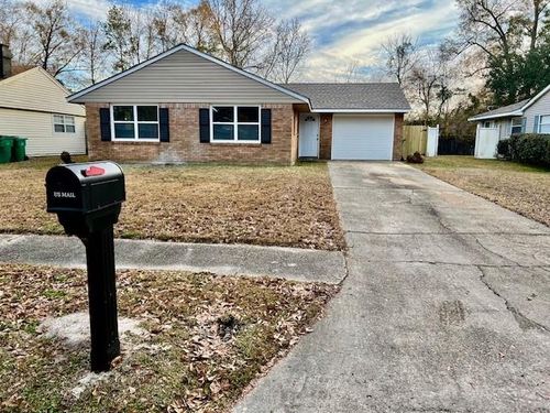 221 Martin Ln, Slidell, LA, 70458-1623 | Card Image