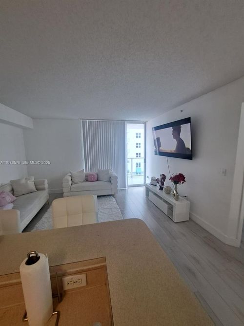 apt-912-5077 Nw 7th St, Miami, FL, 33126-3463 | Card Image