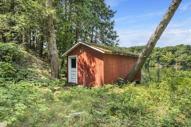 1326 Ridge Lane, House other with 2 bedrooms, 1 bathrooms and 2 parking in Seeleys Bay ON | Image 32