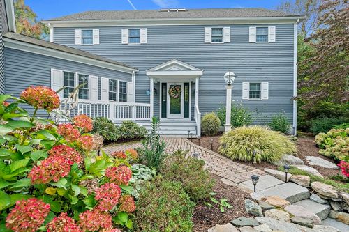 11-11 Forest Ln, Scituate, MA, 02066-1834 | Card Image