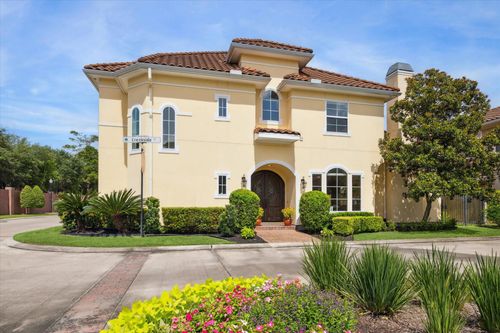 86 S Creekside Ct, Houston, TX, 77055-7543 | Card Image