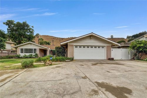 125 Lilac Ln, Brea, CA, 92823-7028 | Card Image