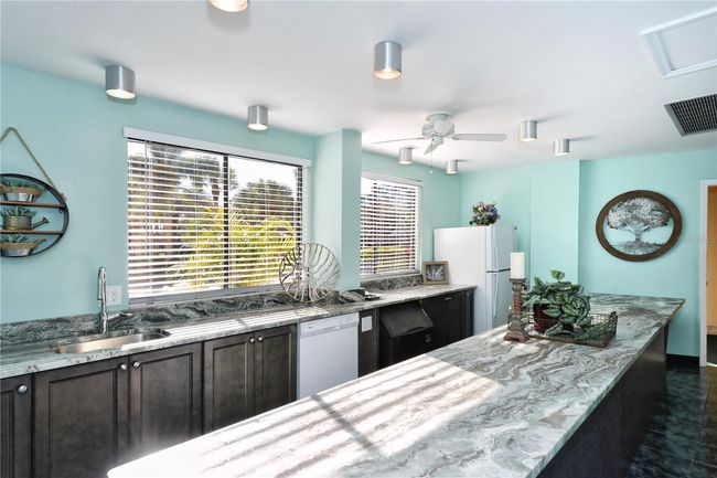 Community Room Kitchen | Image 37
