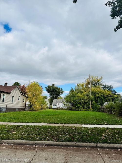 1670 Richmond Ave, Lincoln Park, MI, 48146-3546 | Card Image