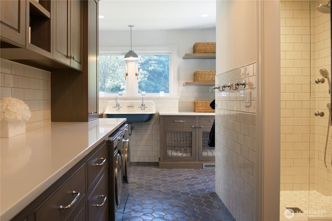 8580 Hunts Point Ln, House other with 5 bedrooms, 6 bathrooms and 3 parking in Hunts Point WA | Image 37
