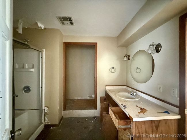 PRIMARY BATHROOM | Image 23