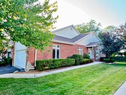 10754 Canterbury Dr, Mokena, IL, 60448-1085 | Card Image