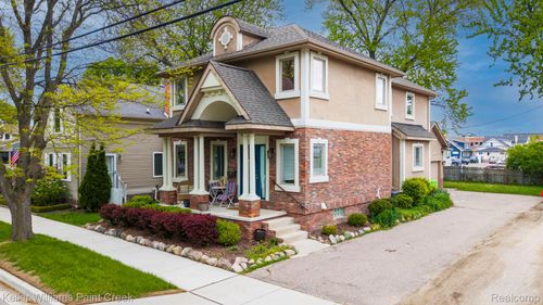 418 Oak St, Rochester, MI, 48307-1927 | Card Image