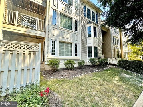 403a-12245 Fairfield House Dr, FAIRFAX, VA, 22033-3966 | Card Image