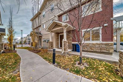 811 Skyview Ranch Grove Ne, Townhouse with 4 bedrooms, 2 bathrooms and 2 parking in Calgary AB | Image 3