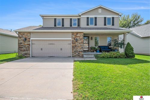 1901 Hidden Pines Dr, Lincoln, NE, 68512-9485 | Card Image