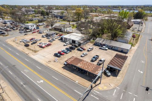 1401-1400 E Broadway St, North Little Rock, AR, 72114-5933 | Card Image