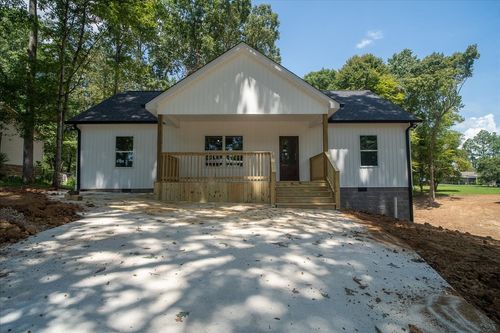 300 Devin Dr, Lawrenceburg, TN, 38464-4500 | Card Image