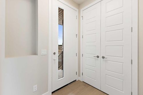 283 Waterford Blvd, Chestermere, AB, T1X2P8 | Card Image