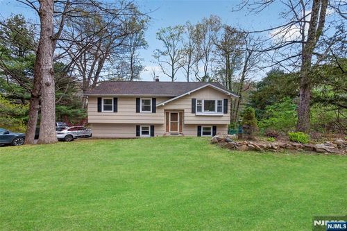 541 Rockaway Valley Rd, Boonton Township, NJ, 07005-9171 | Card Image