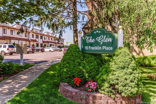 15-15 Franklin Pl, Oceanside, NY, 11572-1351 | Card Image