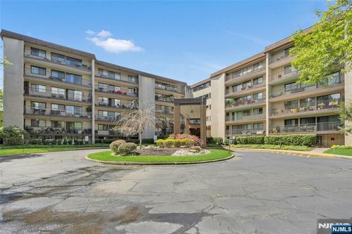 521 Piermont Ave, River Vale, NJ, 07675-5707 | Card Image