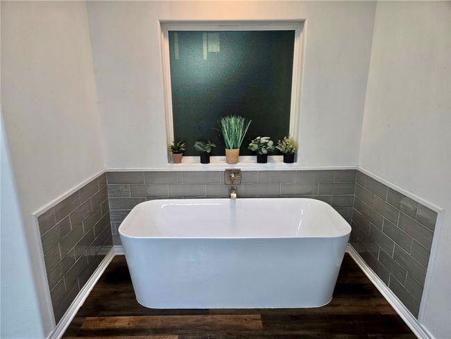 5074 Amber St, House other with 5 bedrooms, 4 bathrooms and null parking in Bishop TX | Image 8