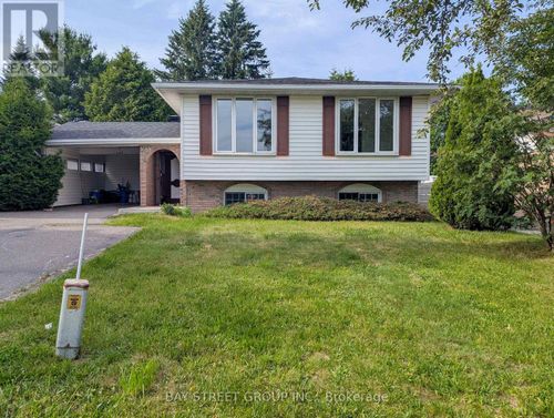 1688 Lamothe St, Sudbury, ON, P3A2K1 | Card Image