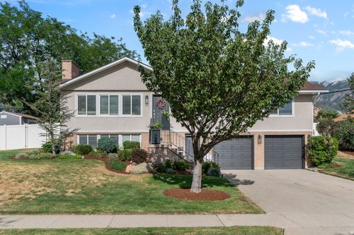 7825 S Dolphin Cir, Cottonwood Heights, UT, 84121-5678 | Card Image