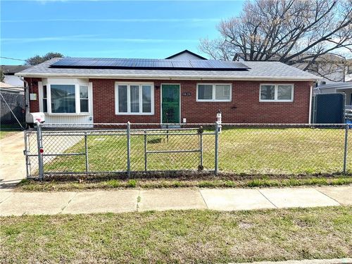 9620 Whit Ave, Norfolk, VA, 23503-2626 | Card Image