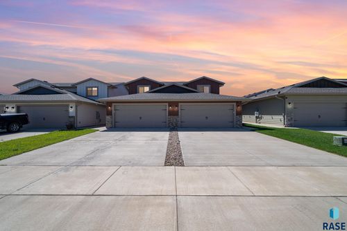 9421 W Dolores Dr Drive, Sioux Falls, SD, 57106 | Card Image
