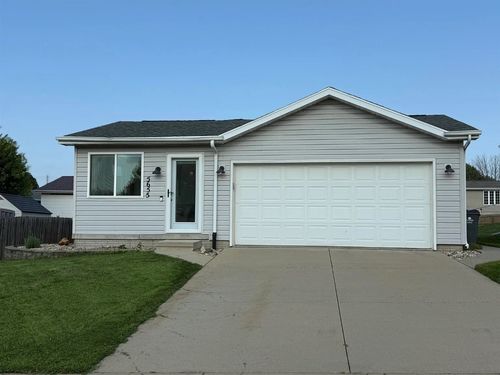 5655 Deerwood St Sw, Cedar Rapids, IA, 52404-5310 | Card Image